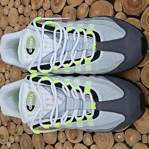 Air Max 95 OG "Neon" 2015/ 10.5M/ Black. White, Grey & Neon